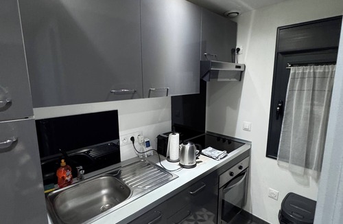 Villeneuve-le-Roi Apartment | Cosy studio near the airport