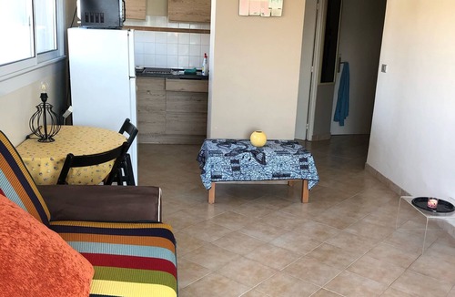 Fabron Apartment | Cosy studio seaview behind promenade des anglais free parking Vue mer
