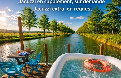 Saint-Usage Boat Rental | Cottage flottant Vintage supplément Jacuzzi privé