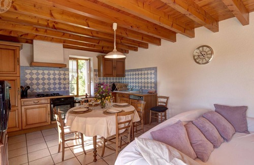 Les Salles Cottage | Cottage for 4 with private garden, pets allowed