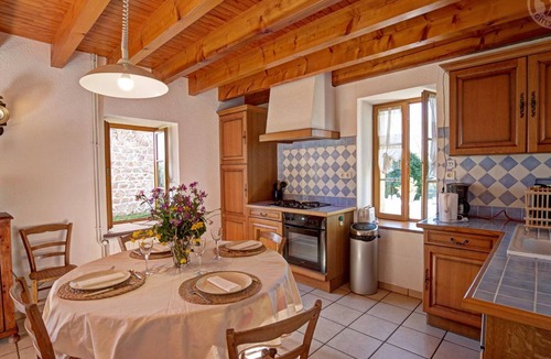 Les Salles Cottage | Cottage for 4 with private garden, pets allowed