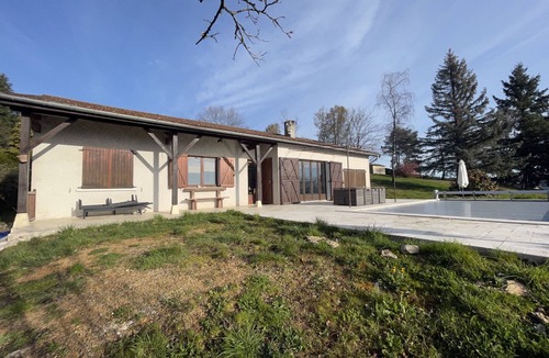 Saint-Nizier-d'Azergues House | Cottage Chaleureux Avec Piscine Chauffée au Coeur du Beaujolais Vert