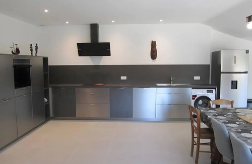 Montoison Cottage | Cottage 'Grenache' with Wi-Fi and Air Conditioning