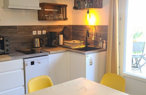 Drome Sud Provence Cottage | Cottage 'Le Gîte De Loulette' with Wi-Fi and Air Conditioning