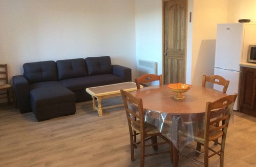 Buisson Cottage | COTTAGE of SERRE de BOUDRE with JACUZZI & AIR CONDITIONING