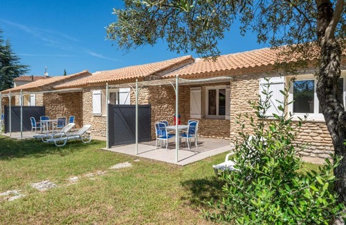 La Roque-sur-Pernes House | Cottage with views in a quiet setting n13