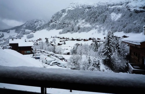 Le Chinaillon Ski Chalet | Cottages for 11 People