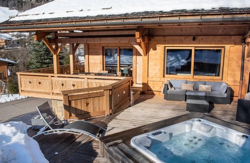 Le Chinaillon Ski Chalet | Cottages for 11 People