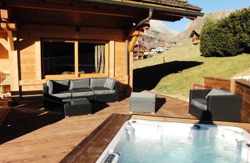 Le Chinaillon Ski Chalet | Cottages for 11 People