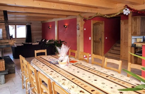 Le Chinaillon Ski Chalet | Cottages for 12 People