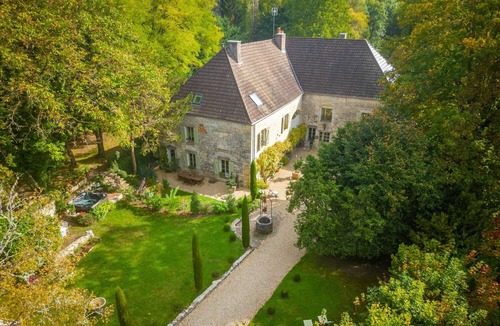 Curtil-Vergy House | Country House “L’Instant Feutré” with Private Terrace, Garden, and Wi-Fi