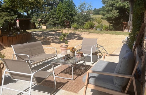 Murinais House | Country House 'Maison Des Trois Chouettes' with Mountain View, Private Terrace and Wi-Fi