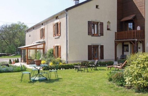Francalmont Cottage | Country house near Luxeuil-Les-Bains with WiFi and orchard