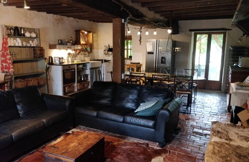 Crux-la-Ville Cottage | COUNTRY HOUSE & tenniscourt & swimming pool, in the heart of nature. Sleeps 12 Dog accepted