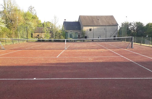 Crux-la-Ville Cottage | COUNTRY HOUSE & tenniscourt & swimming pool, in the heart of nature. Sleeps 12 Dog accepted
