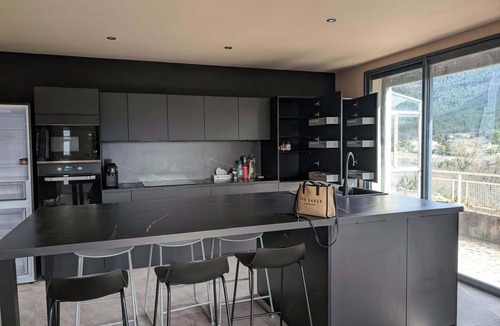 Vesseaux House | Country house with beautiful mountain views. Close to walks and river.
