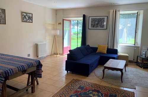 Saint-Poncy House | Country house with lake bathing