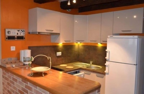 Senaide Cottage | Countryside Retreat: Cozy Farmhouse with Terrace, Near Bourbonne-les-Bains Spa