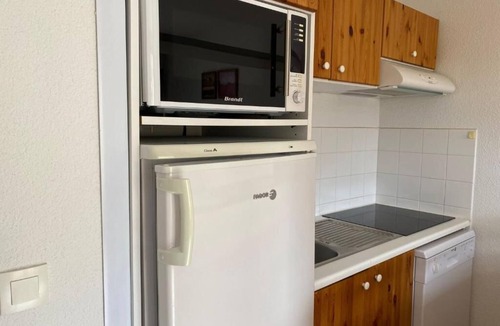 Montbrun-les-Bains Apartment | Couples' Getaway: Romantic Flats Near Thermal Spas | Bike Room | Full Kitchen