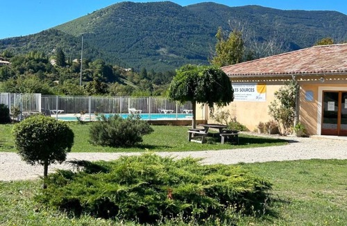 Montbrun-les-Bains Apartment | Couples' Getaway: Romantic Flats Near Thermal Spas | Bike Room | Full Kitchen