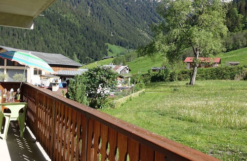 Beaufort Apartment | Cozy 2-Star Apt for 6 w/Mountain Views, Hiking & Ski Access