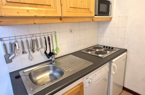 Valfrejus Apartment | Cozy 4-6 Person Apartment in Central Location with Easy Access to Slopes and Ski Facilities