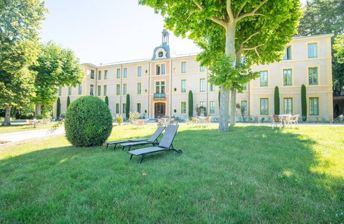 Montbrun-les-Bains Apartment | Cozy Apartment with Swimming Pool