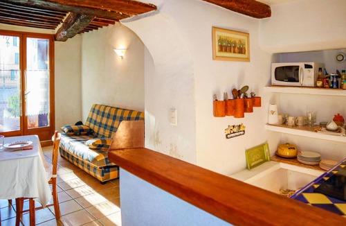 Villes-sur-Auzon Apartment | Cozy apartment in Villes sur Auzon with WiFi