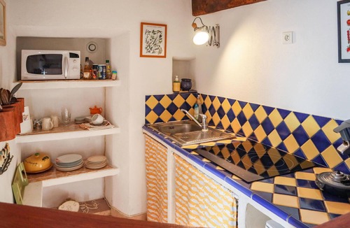 Villes-sur-Auzon Apartment | Cozy apartment in Villes sur Auzon with WiFi