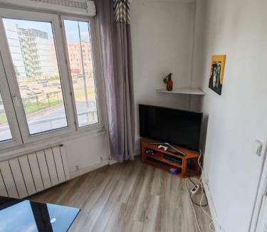 14th Arrondissement Apartment | Cozy Apartment Montrouge Paris