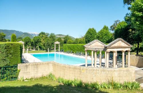 Montbrun-les-Bains Apartment | Cozy Apartment with Swimming Pool, Terrace, Garden, Parking