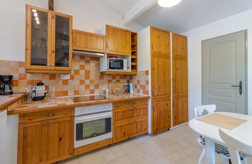 Saint-Cernin-de-lHerm Ski Chalet | Cozy Chalet in Saint-Cernin-de-l'Herm – Nature, Shared Pool & Relaxing Stay for 4 Guests