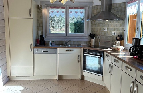 Saint-Nabord Cottage | Cozy Chalet with Sauna, Terrace, and Modern Amenities in Scenic Saint-Nabord