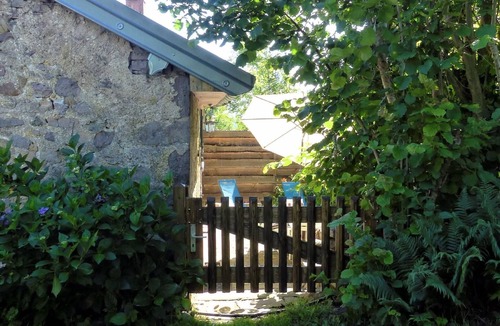 Saint-Bresson Cottage | Cozy cottage in Saint-Bresson with private garden and WIFI