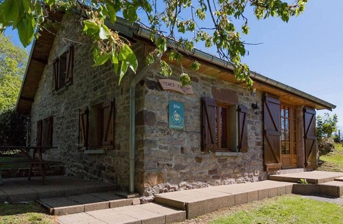 Saint-Bresson Cottage | Cozy cottage in the Vosges with fireplace and garden