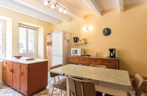 Bucey-les-Gy Cottage | Cozy group cottage in Bucey-lès-Gy, perfect for hikers