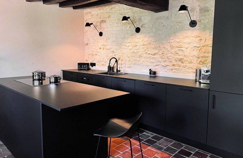 Cuncy-les-Varzy House | Cozy historic stone house - beautiful terrace & garden, dogs welcome
