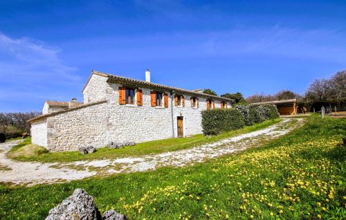 Salles-sous-Bois House | Cozy Home In Salles Sous Bois