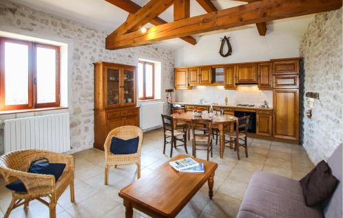 Salles-sous-Bois House | Cozy Home In Salles Sous Bois
