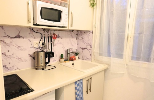 Gentilly House | Cozy Maisonnette 1 Minute from the Train Station