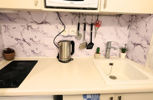 Gentilly House | Cozy Maisonnette 1 Minute from the Train Station