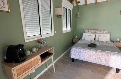 Angervilliers Bed & Breakfast | Cozy, private room in a quiet setting