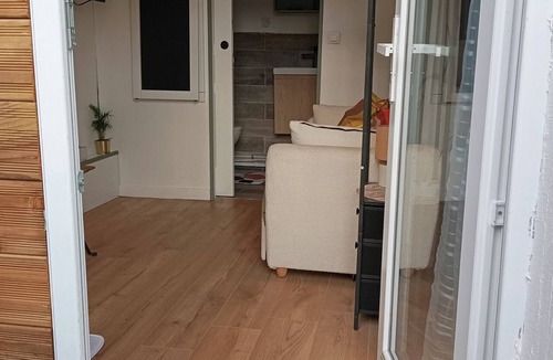 Les Gondoles Bed & Breakfast | Cozy room 15 minutes from Paris-Orly with a bathroom and private terrace