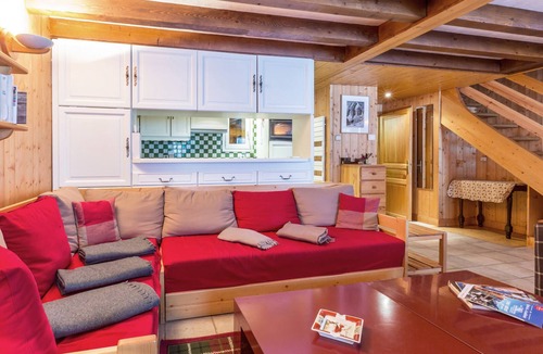 Val-d'Isere Ski Chalet | Cozy rustic chalet with fireplace in Val-d'Isère