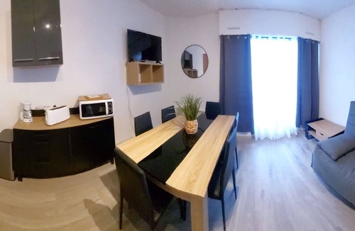 Pla d'Adet Apartment | Cozy Studio Cabine for 6 - Ski-In/Ski-Out, Balcony, Parking, WiFi - Saint-Lary-Soulan