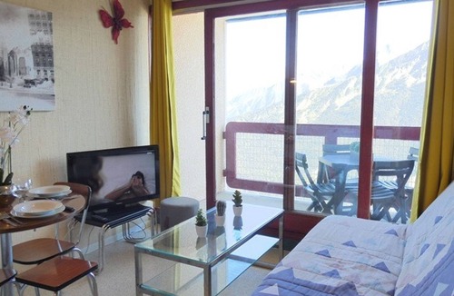 Pla d'Adet Apartment | Cozy studio for 4 in Saint-Lary-Soulan with south-facing balcony
