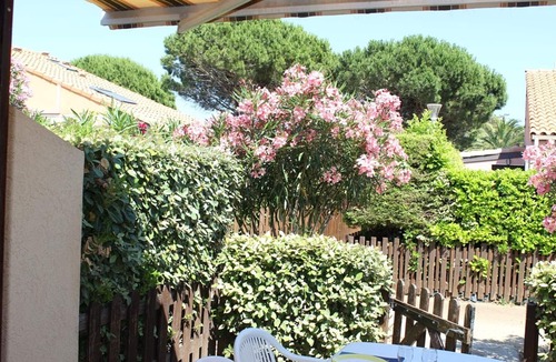 Gruissan Apartment | Cozy Studio Mezzanine 5 Guests, Pool, Terrace & Parking, 300m from Grazel Beach in Gruissan