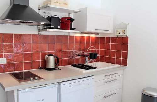 Les Claux Apartment | Cozy Studio with Balcony, 30m from Ski Lifts and 50m from Shops - Sleeps 4
