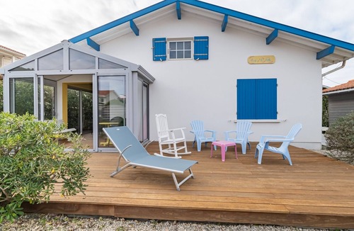 Biscarrosse Plage House | Cozy Villa Steps from Beach in Biscarrosse - WiFi, Terrace, Garden, Sleeps 6