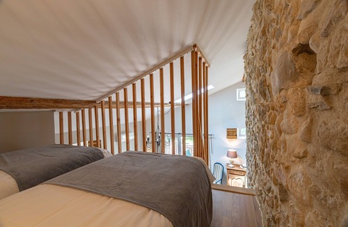 Charols Bed & Breakfast | Crocus Guest Room: Family-Friendly, Air-Conditioned, Countryside, Mountain View